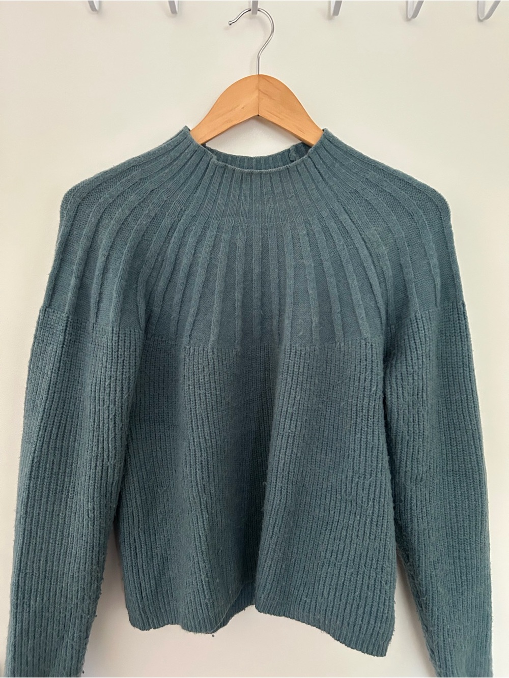 Crewneck Ribbed Knit Sweater in Teal